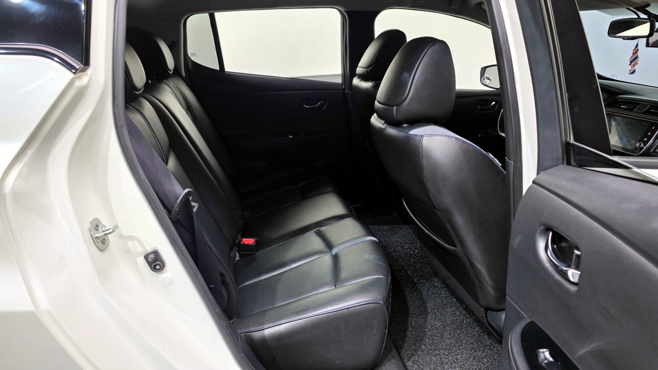 NISSAN LEAF ZE1 2019