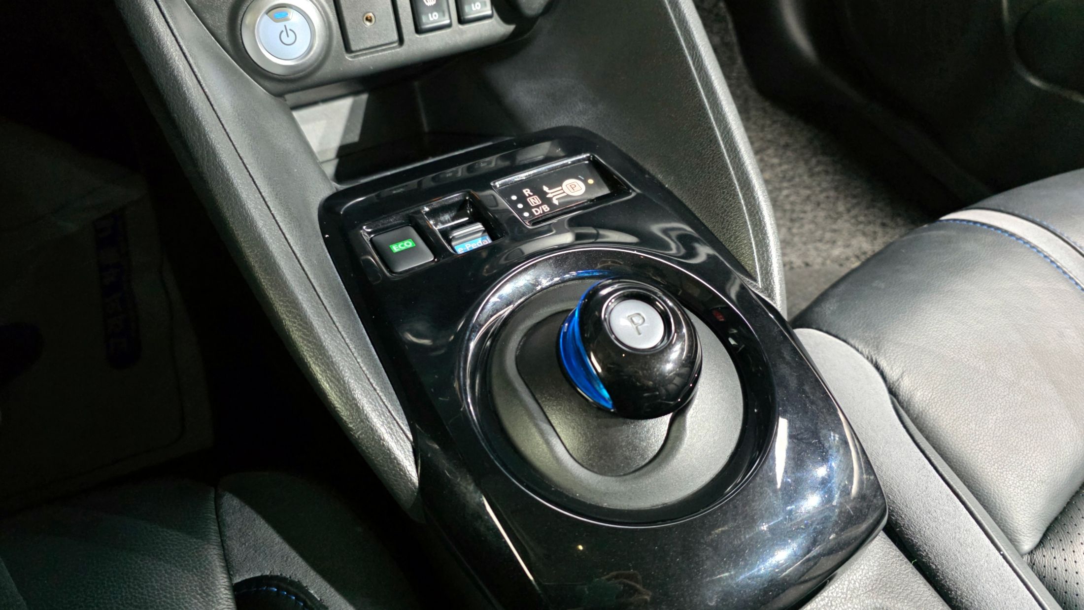 NISSAN LEAF ZE1 2019