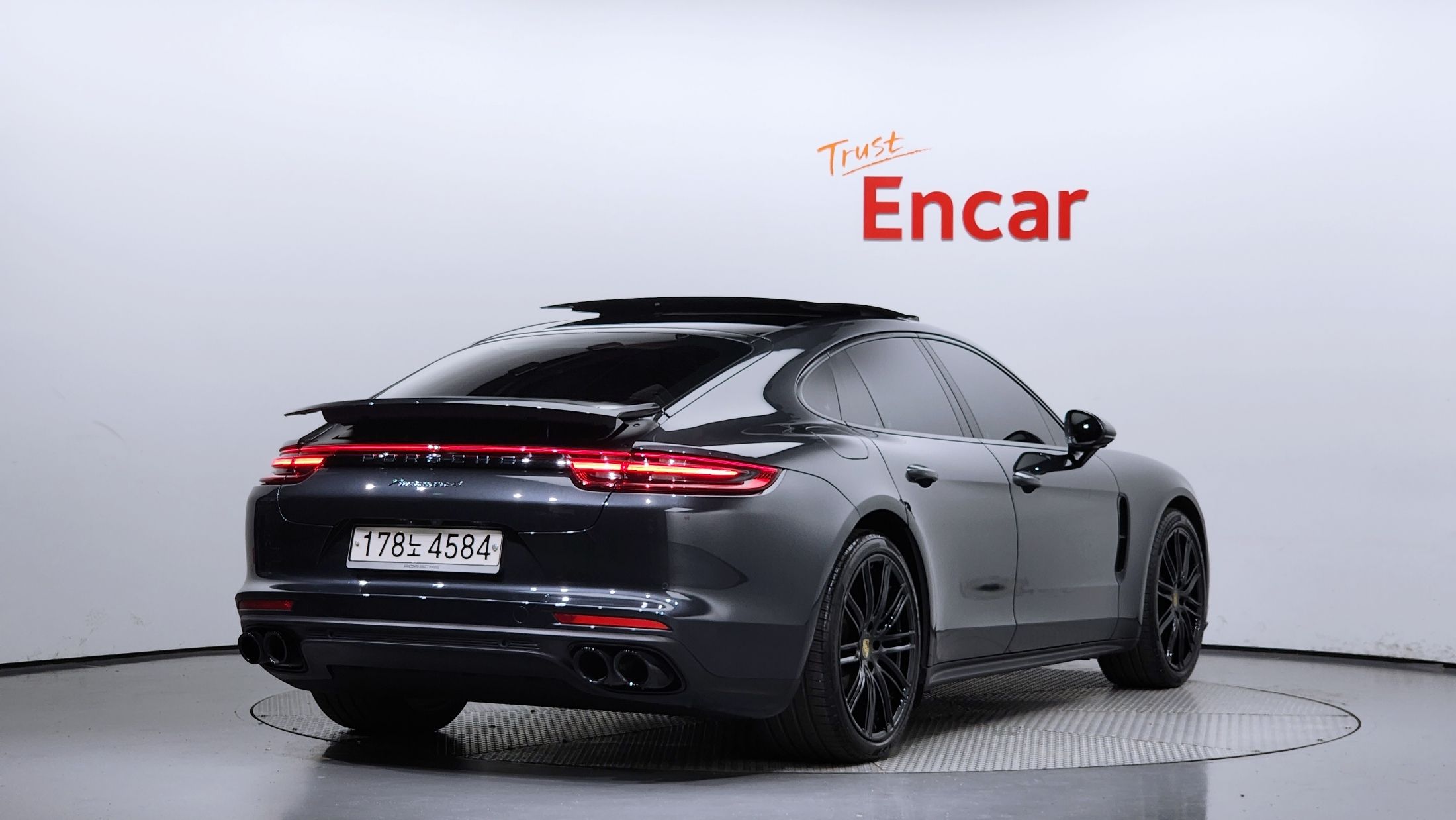 PORSCHE PANAMERA 971 2017