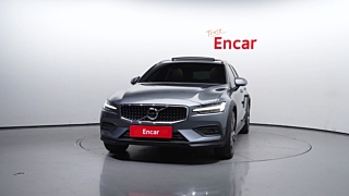 VOLVO V60 CROSS COUNTRY 2019