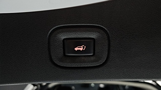 SAMSUNG QM6 2019
