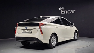 TOYOTA PRIUS 2017
