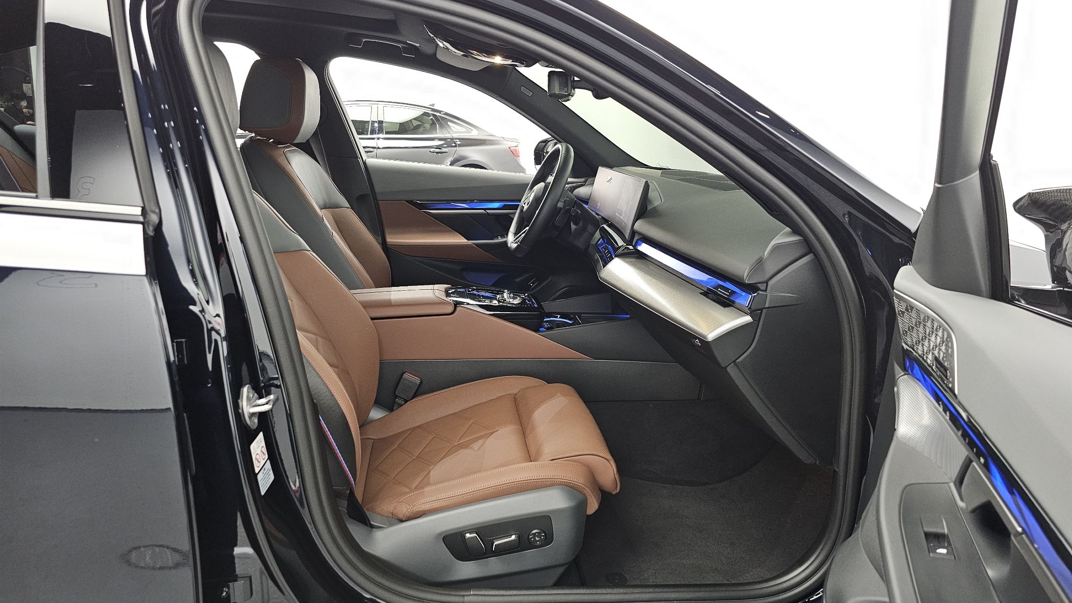 BMW 5-SERIES G60