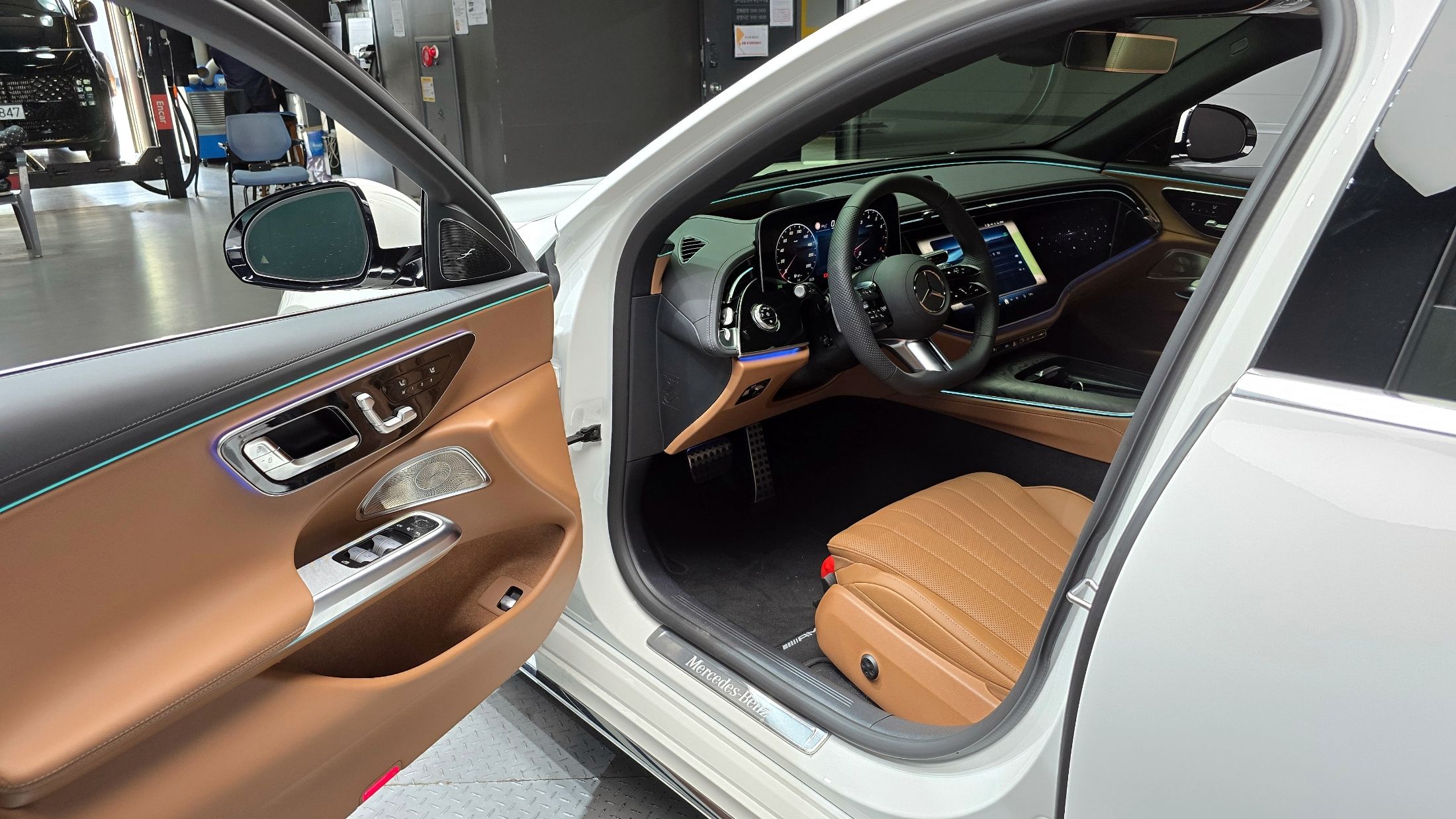 MERCEDES BENZ E-CLASS W214