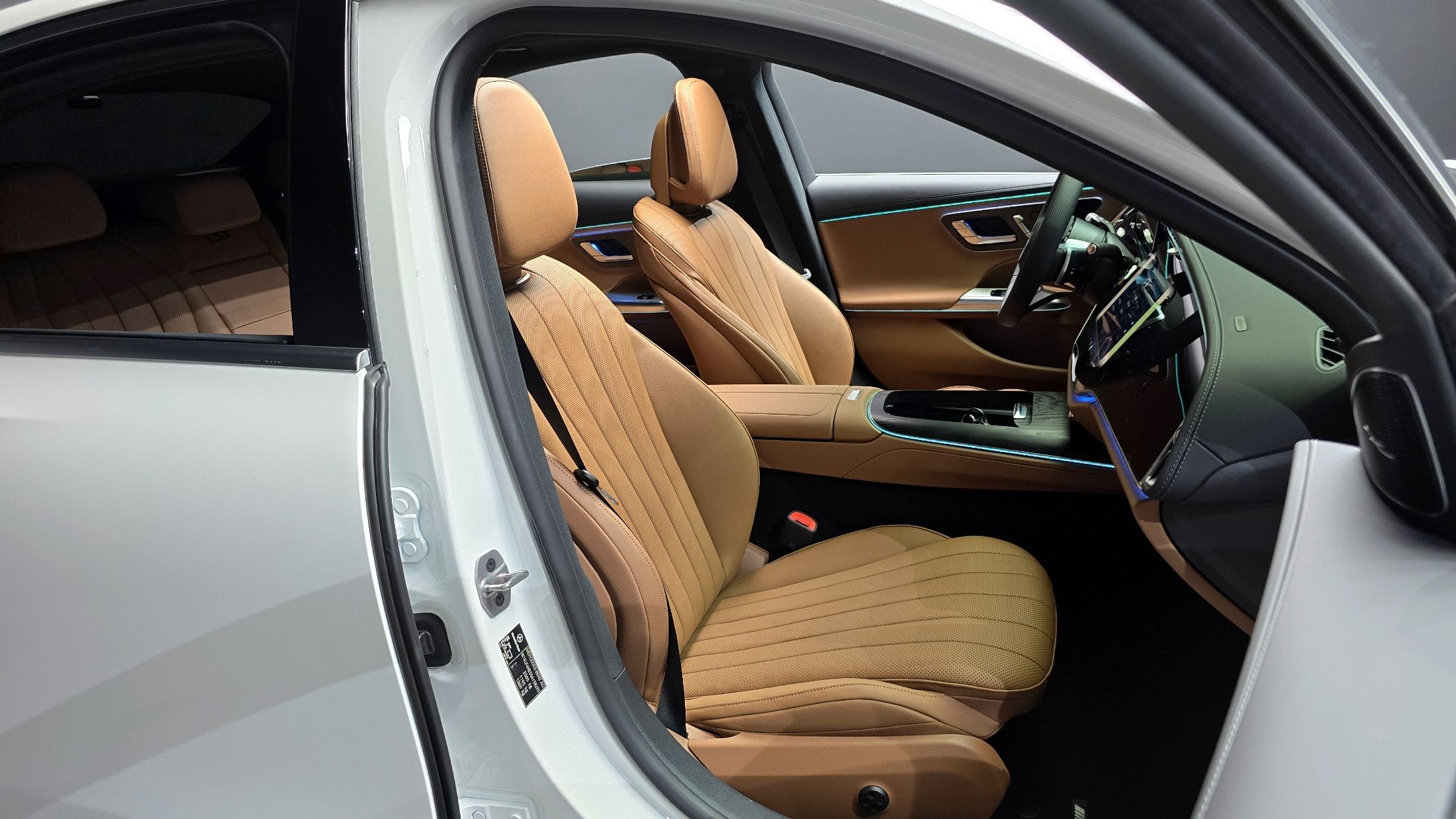 MERCEDES BENZ E-CLASS W214