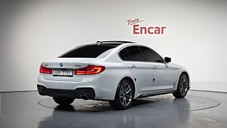 BMW 5-SERIES G30 2017