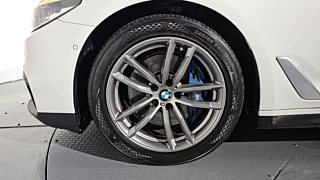 BMW 5-SERIES G30 2017