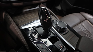 BMW 5-SERIES G30 2017