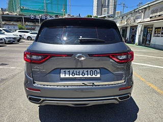 SAMSUNG QM6 2020