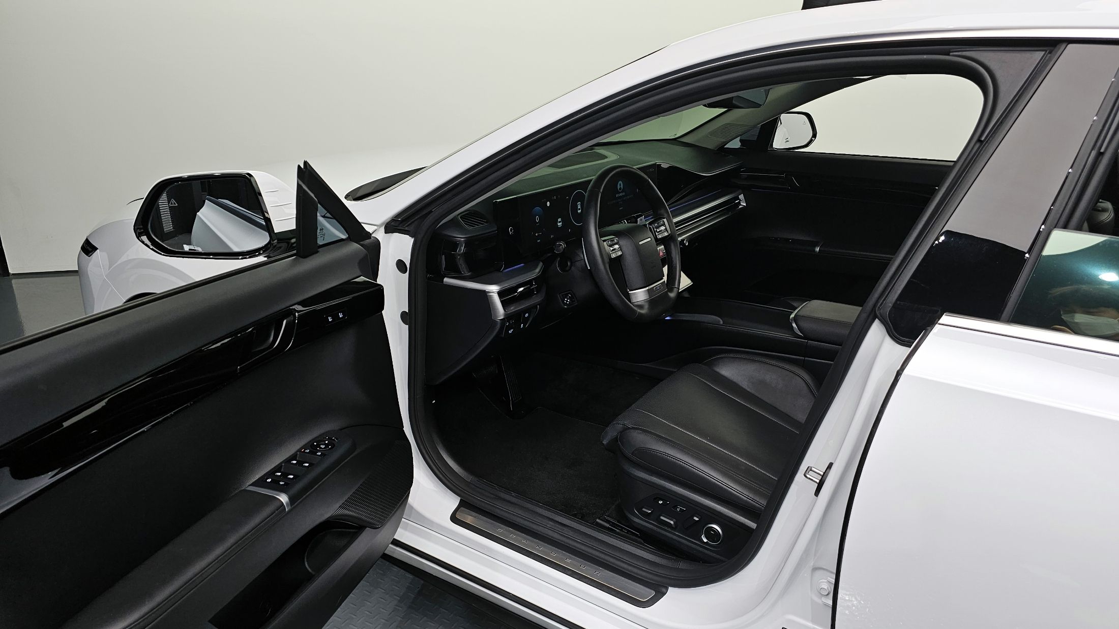 HYUNDAI GRANDEUR GN7 2023