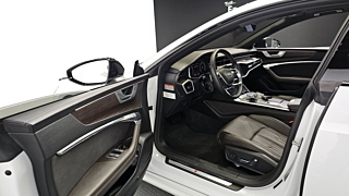 AUDI A7 4K 2023