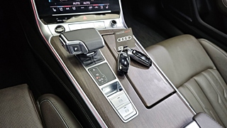 AUDI A7 4K 2023