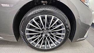 LEXUS LS500H 2024