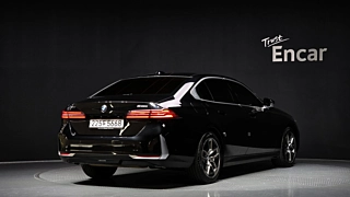 BMW 5-SERIES G60  2024