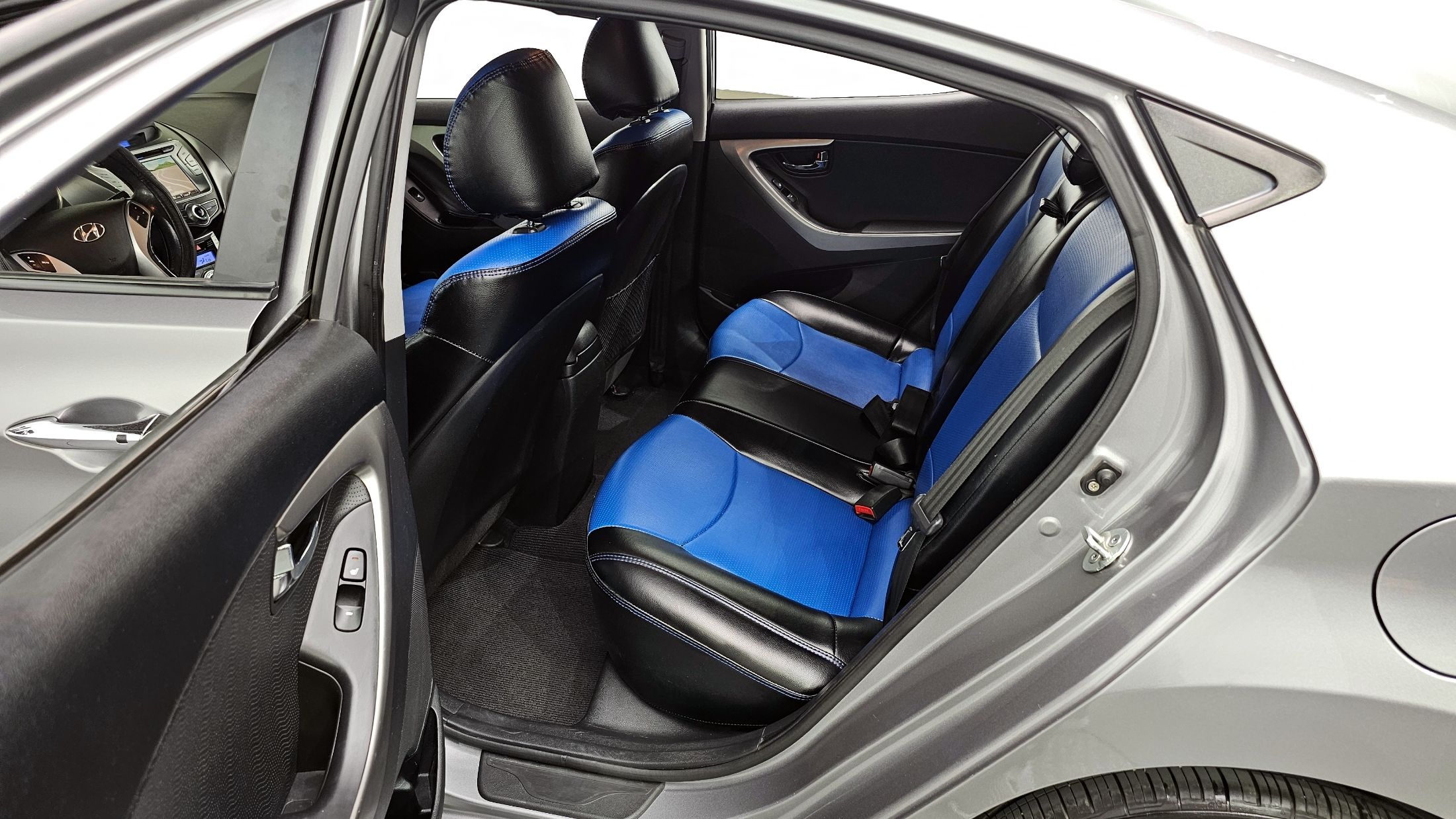 HYUNDAI AVANTE MD 2010