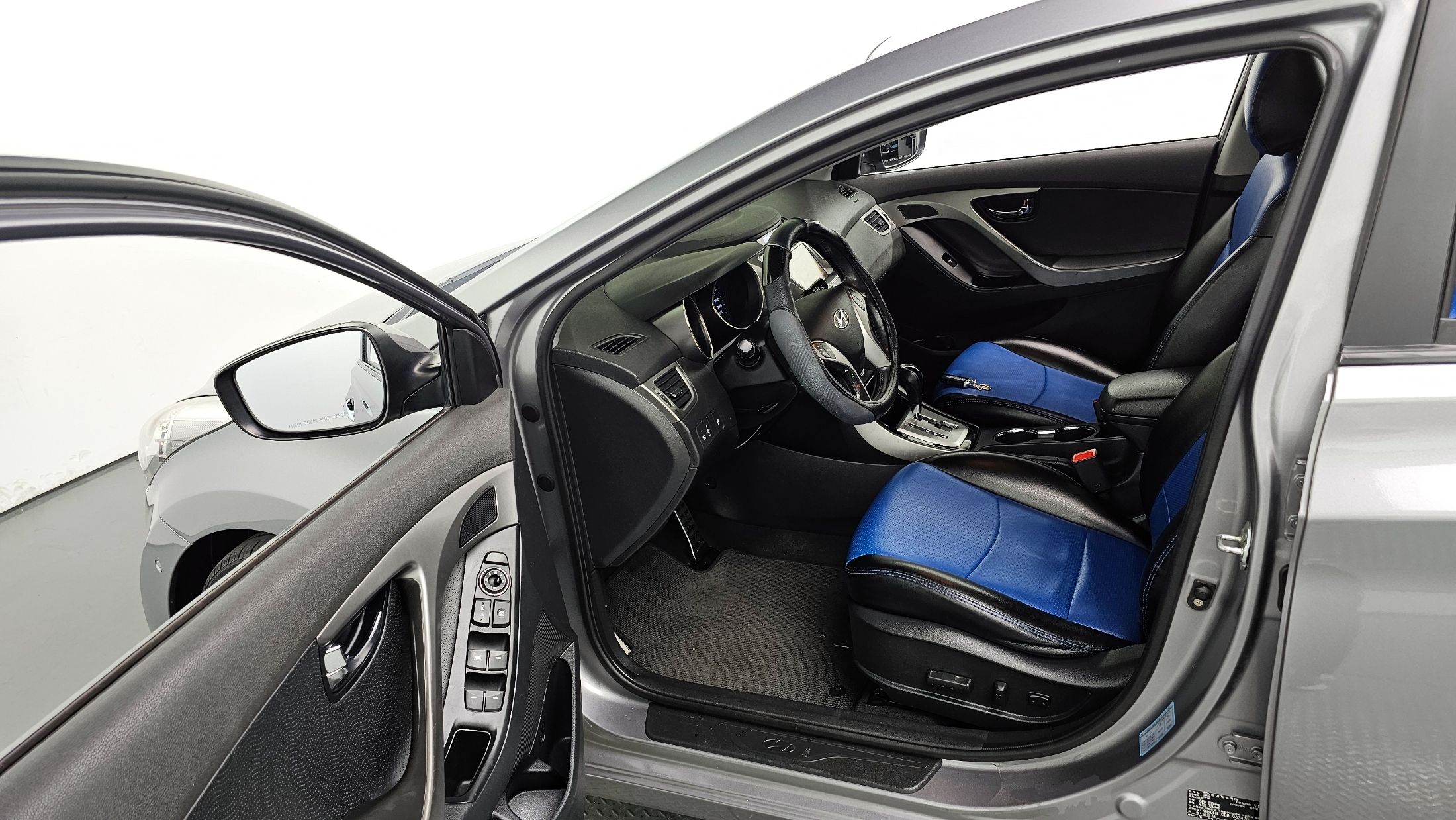 HYUNDAI AVANTE MD 2010