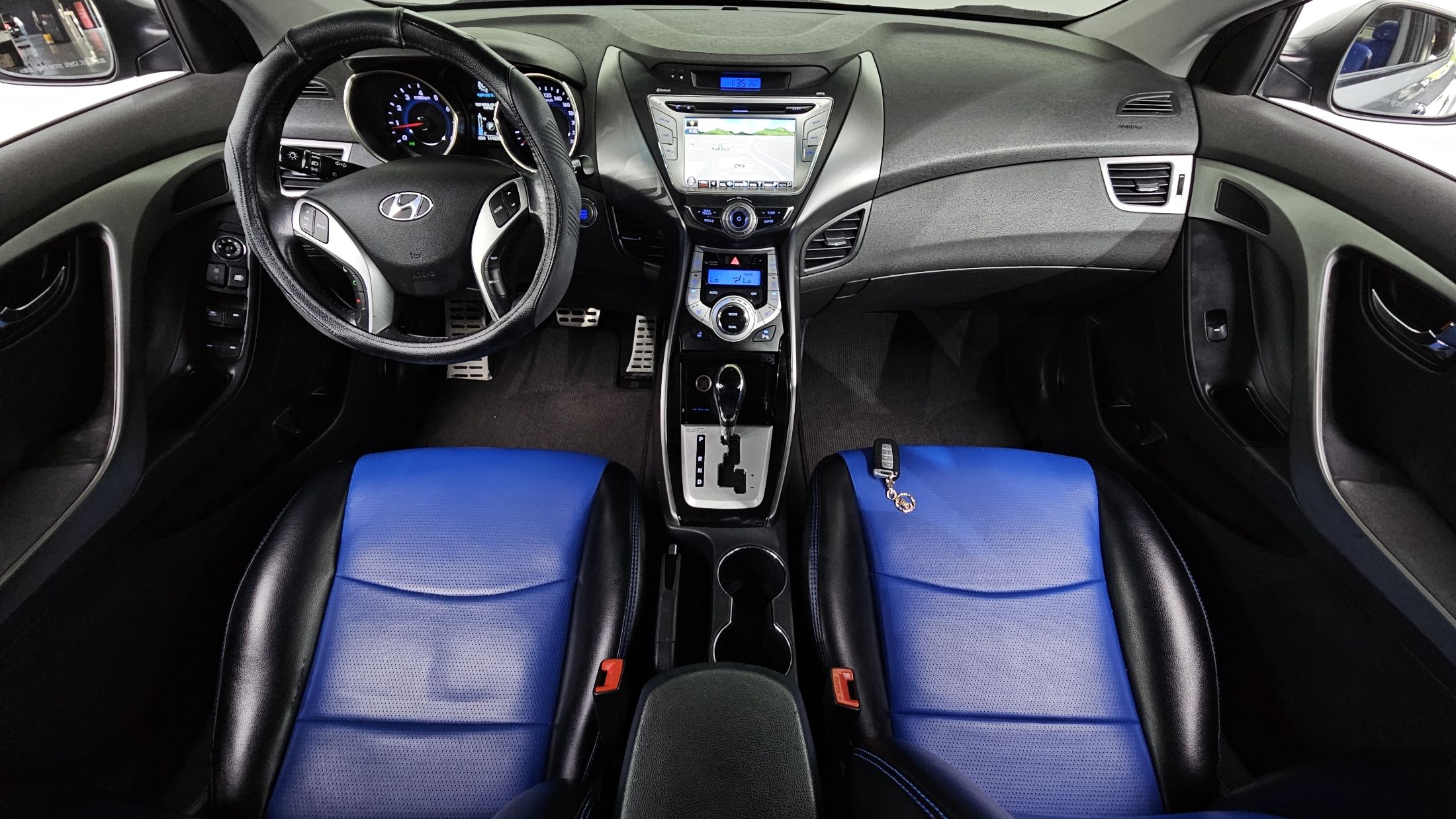 HYUNDAI AVANTE MD 2010