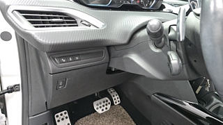 PEUGEOT 2008 2017