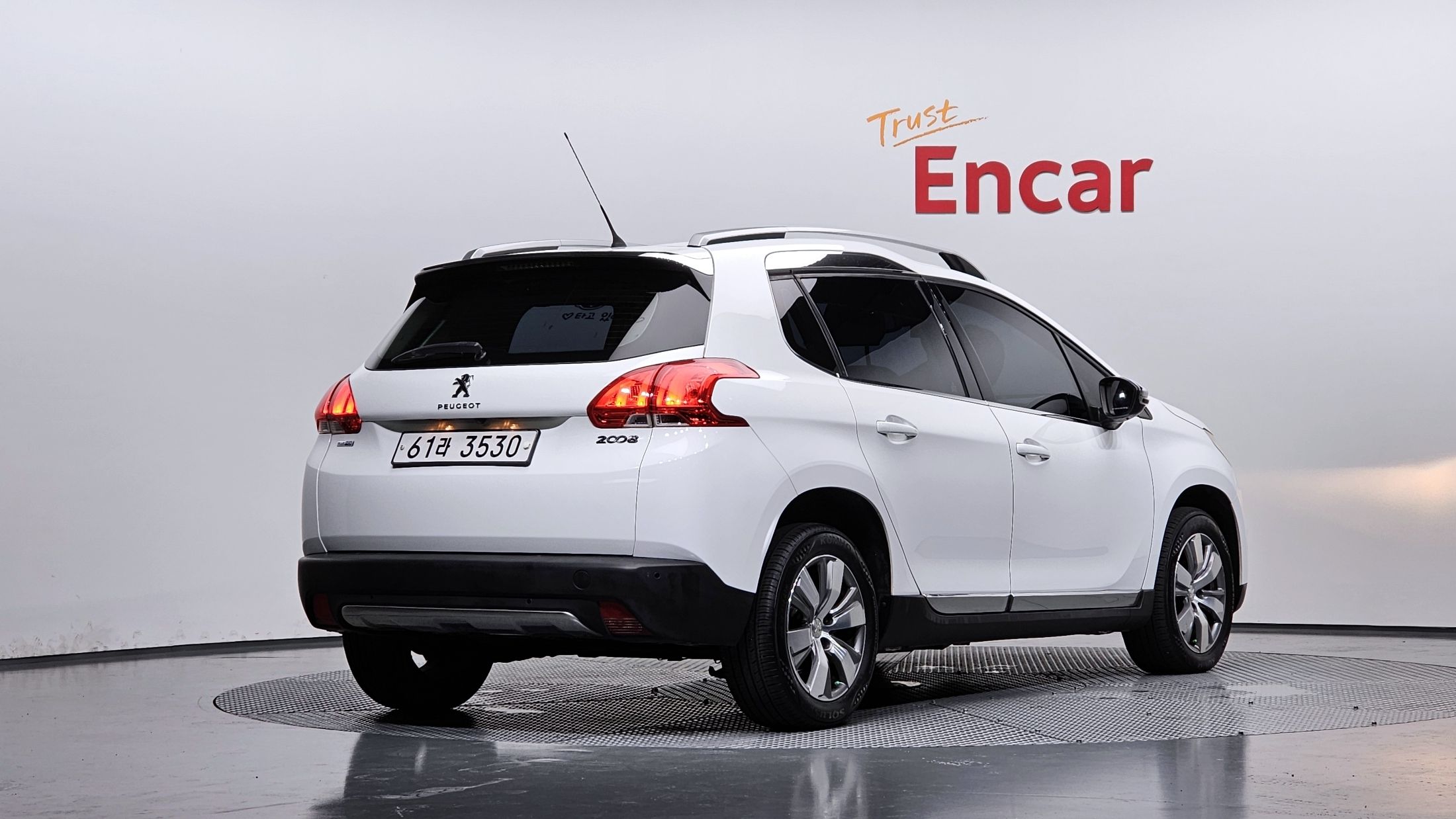 PEUGEOT 2008 2017