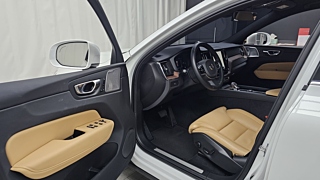 VOLVO XC60 2024