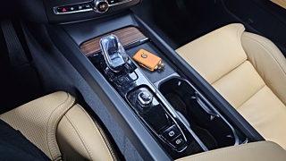 VOLVO XC60 2024