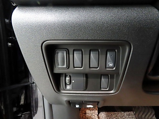 SAMSUNG QM6 2023