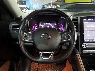 SAMSUNG QM6 2023