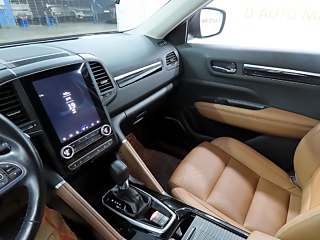 SAMSUNG QM6 2023