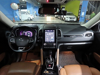 SAMSUNG QM6 2023