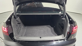 AUDI A4 B9 2023