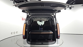 HYUNDAI STARIA 2025
