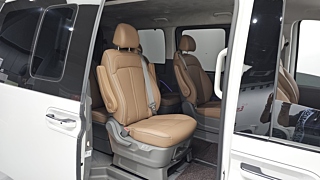HYUNDAI STARIA 2025