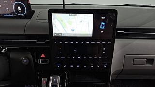HYUNDAI STARIA 2025