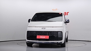 HYUNDAI STARIA 2025