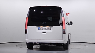 HYUNDAI STARIA 2025