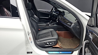 BMW 5-SERIES G30 2017