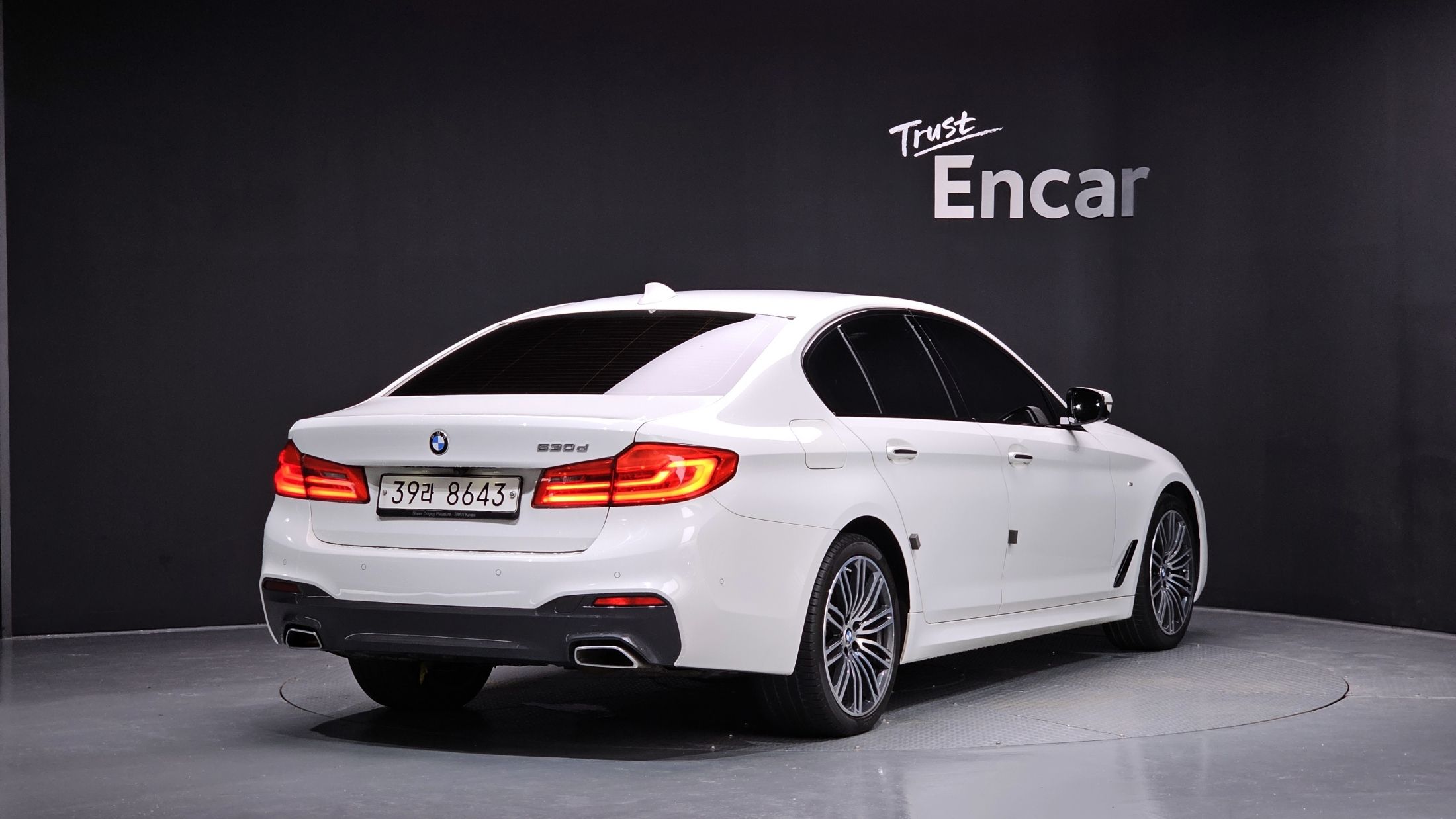 BMW 5-SERIES G30 2017