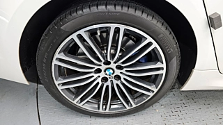 BMW 5-SERIES G30 2017