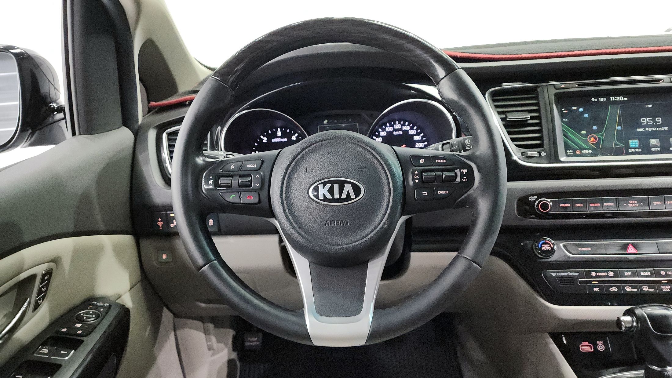 KIA CARNIVAL 2016