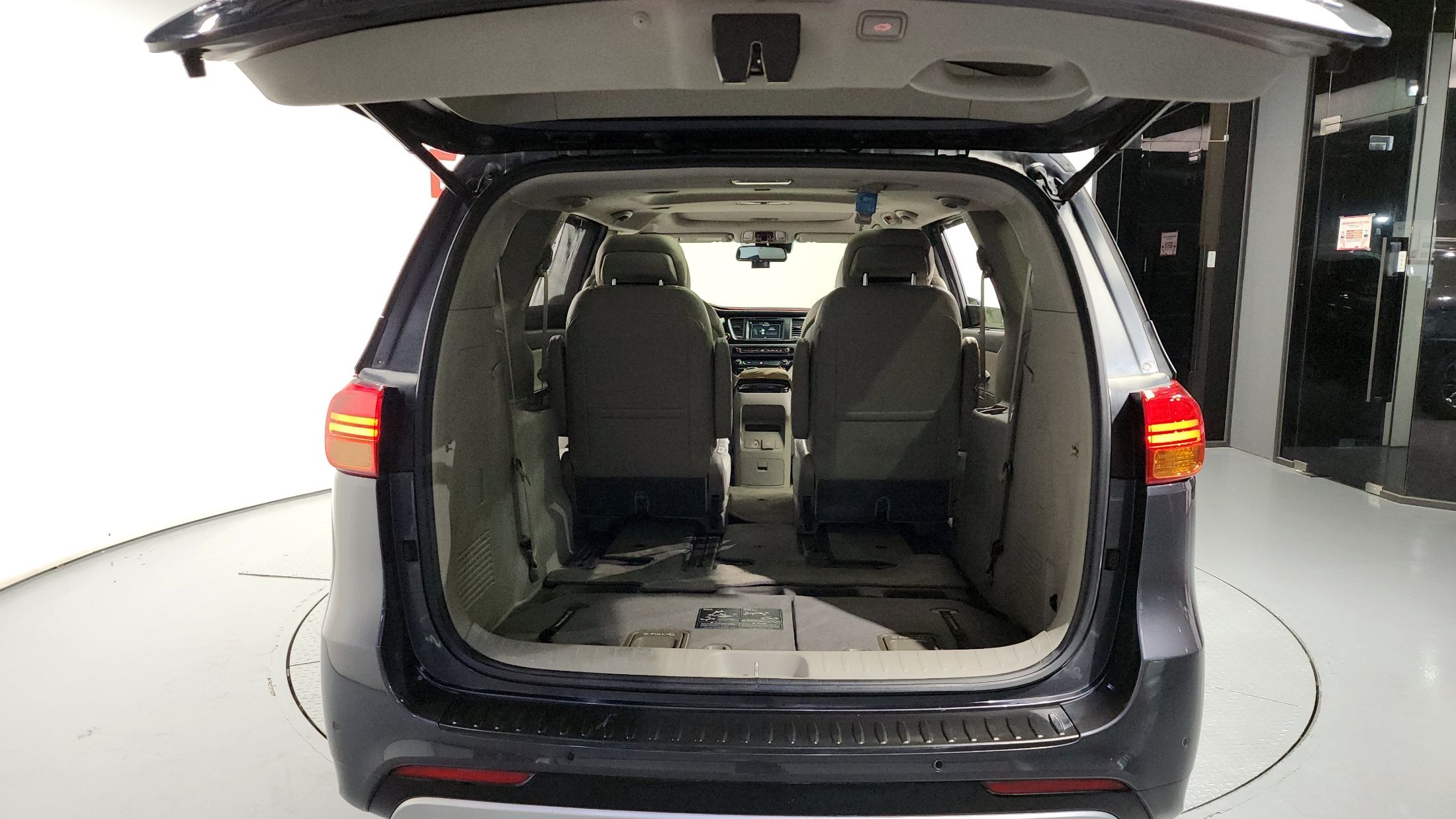 KIA CARNIVAL 2016