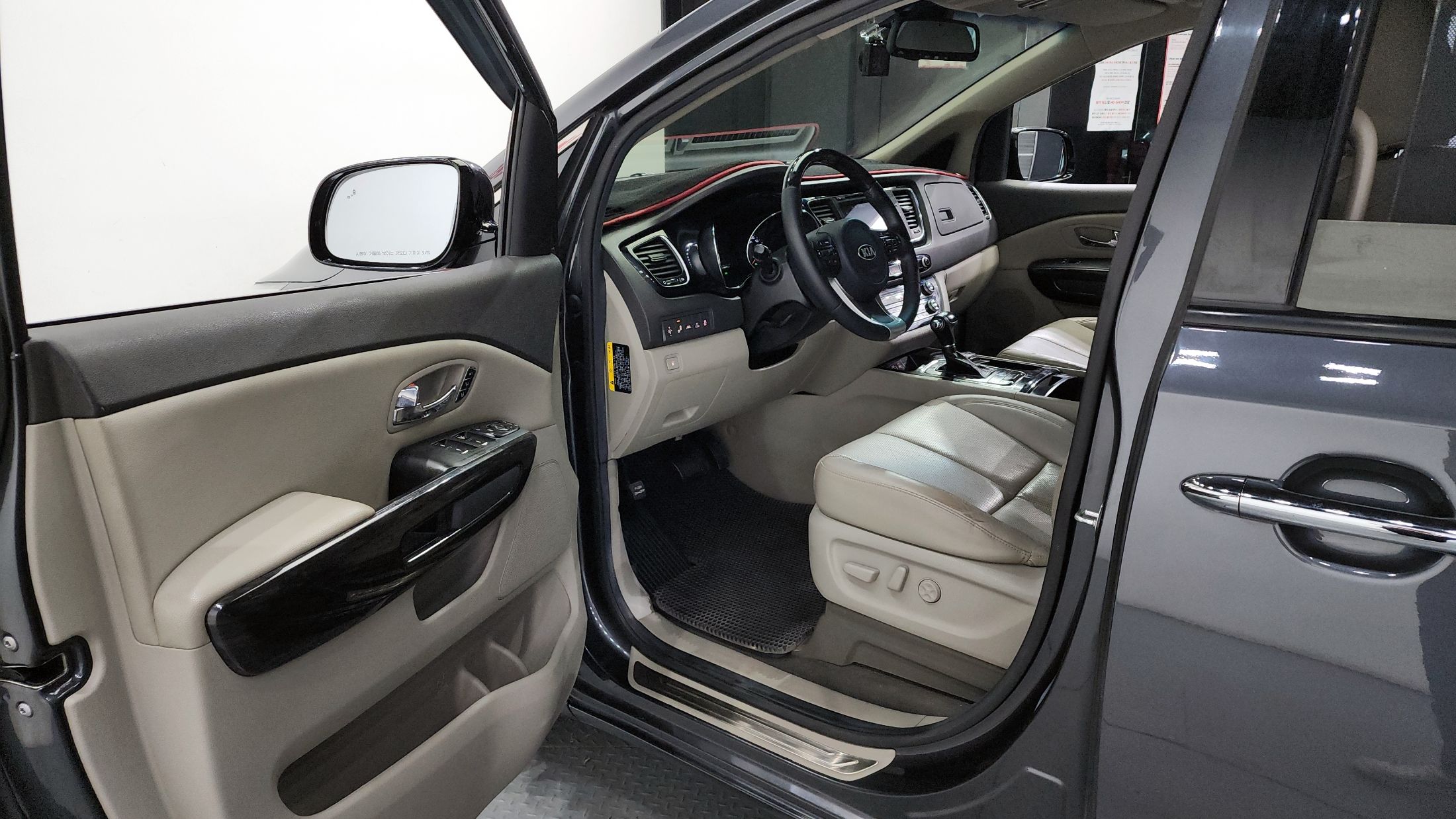 KIA CARNIVAL 2016