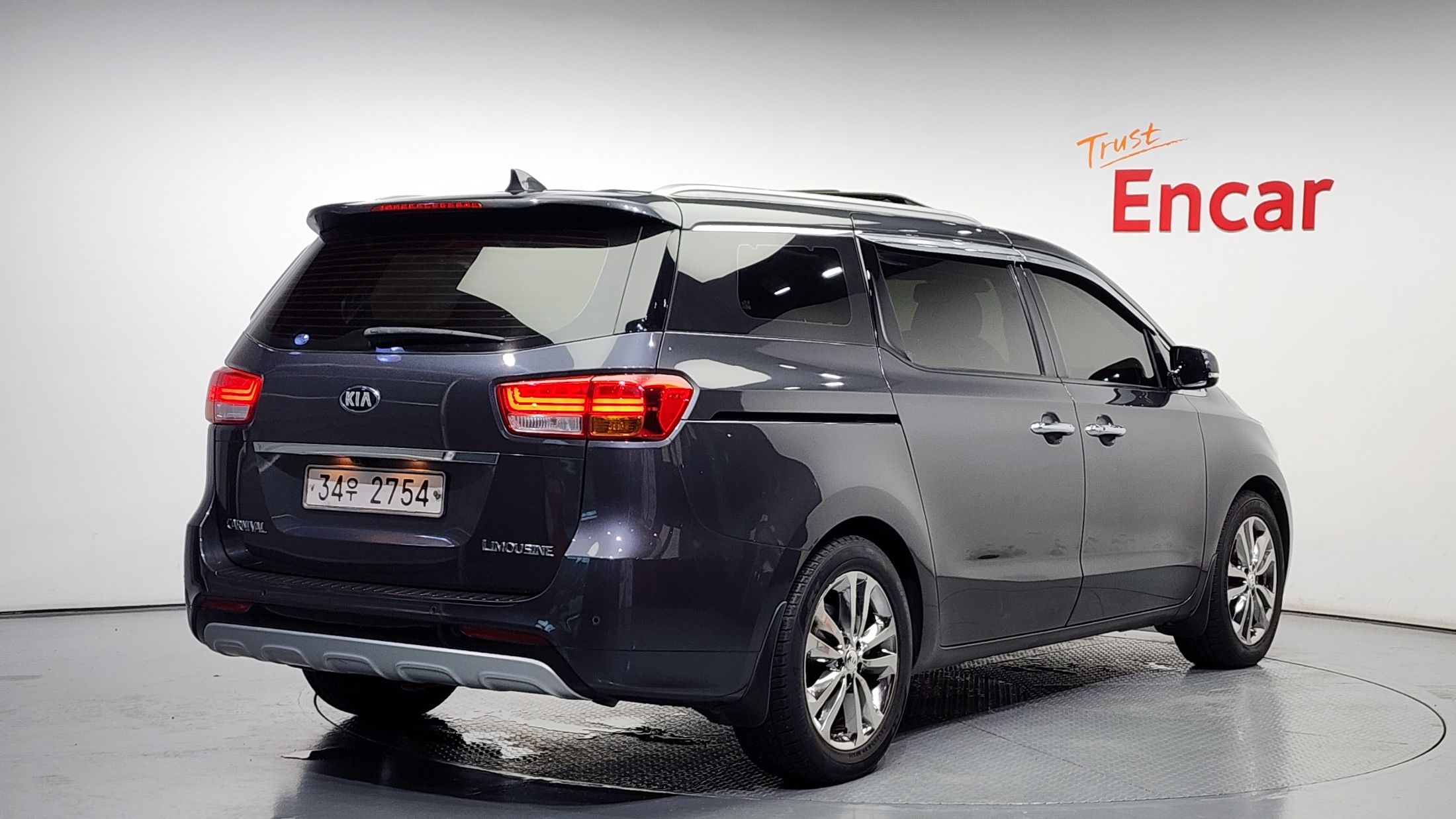 KIA CARNIVAL 2016