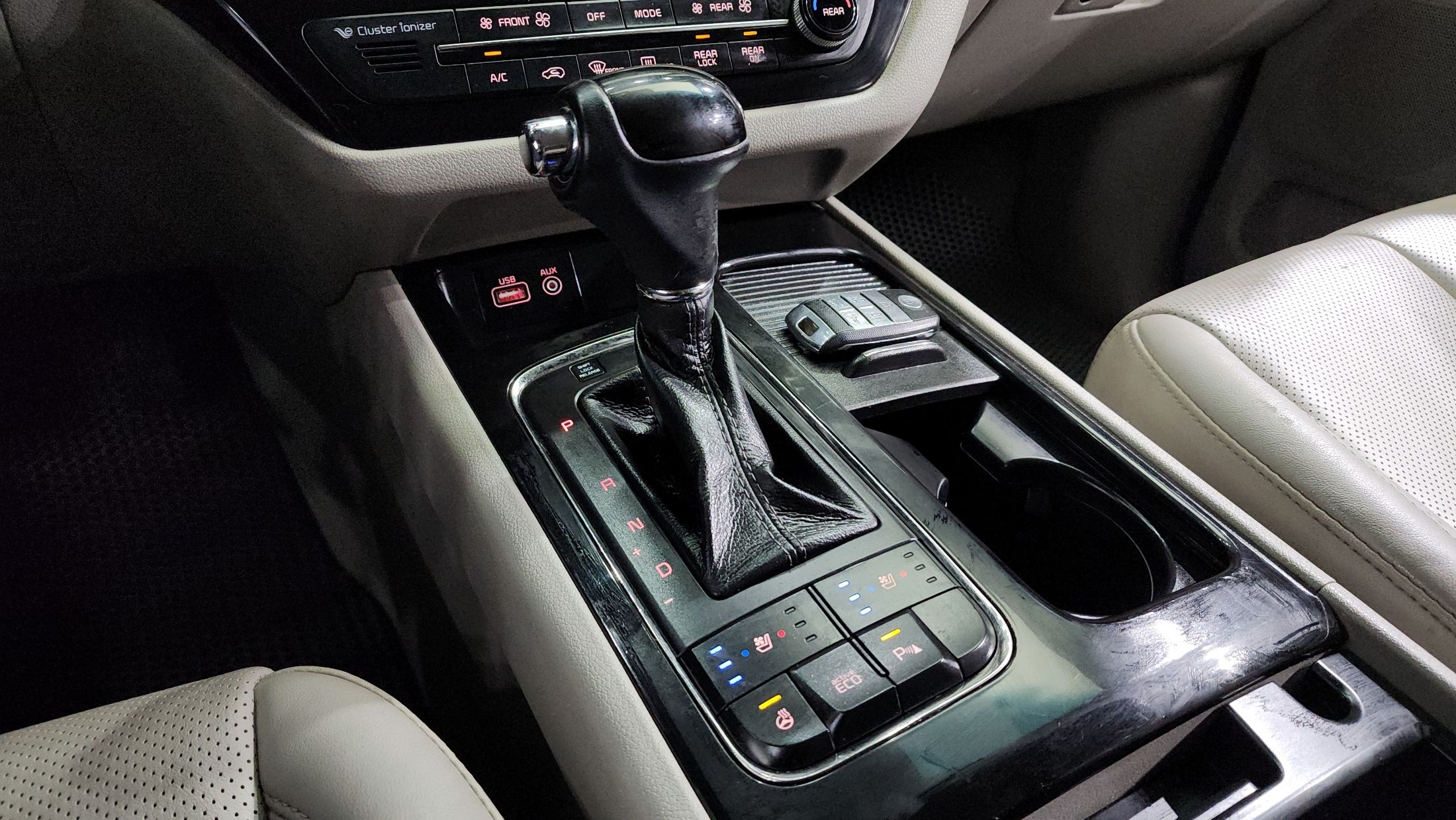 KIA CARNIVAL 2016