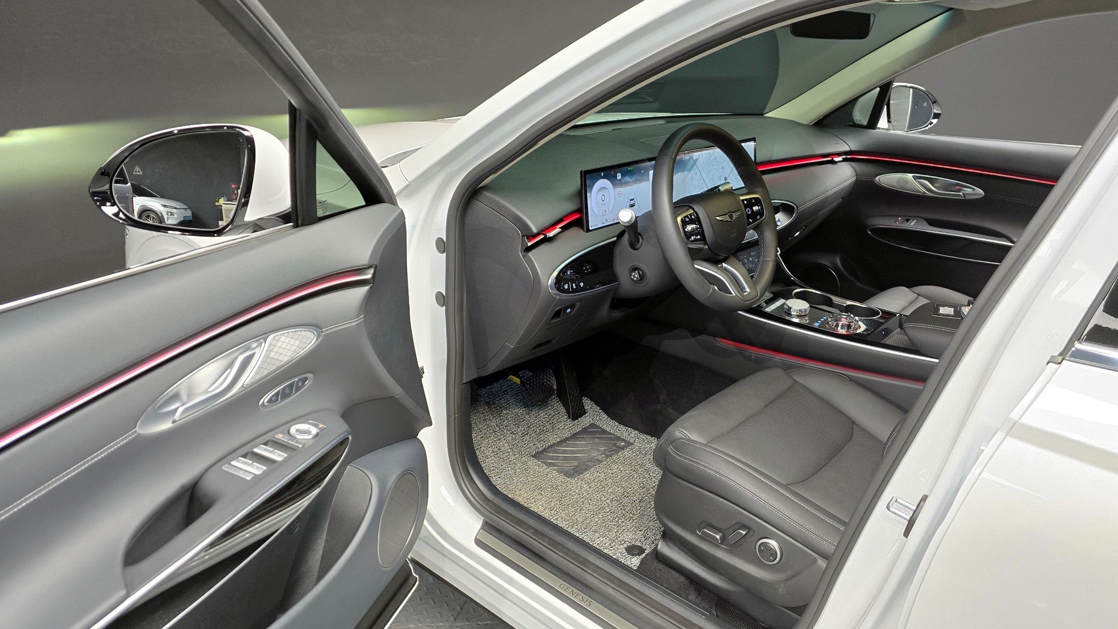 GENESIS GV70 2025