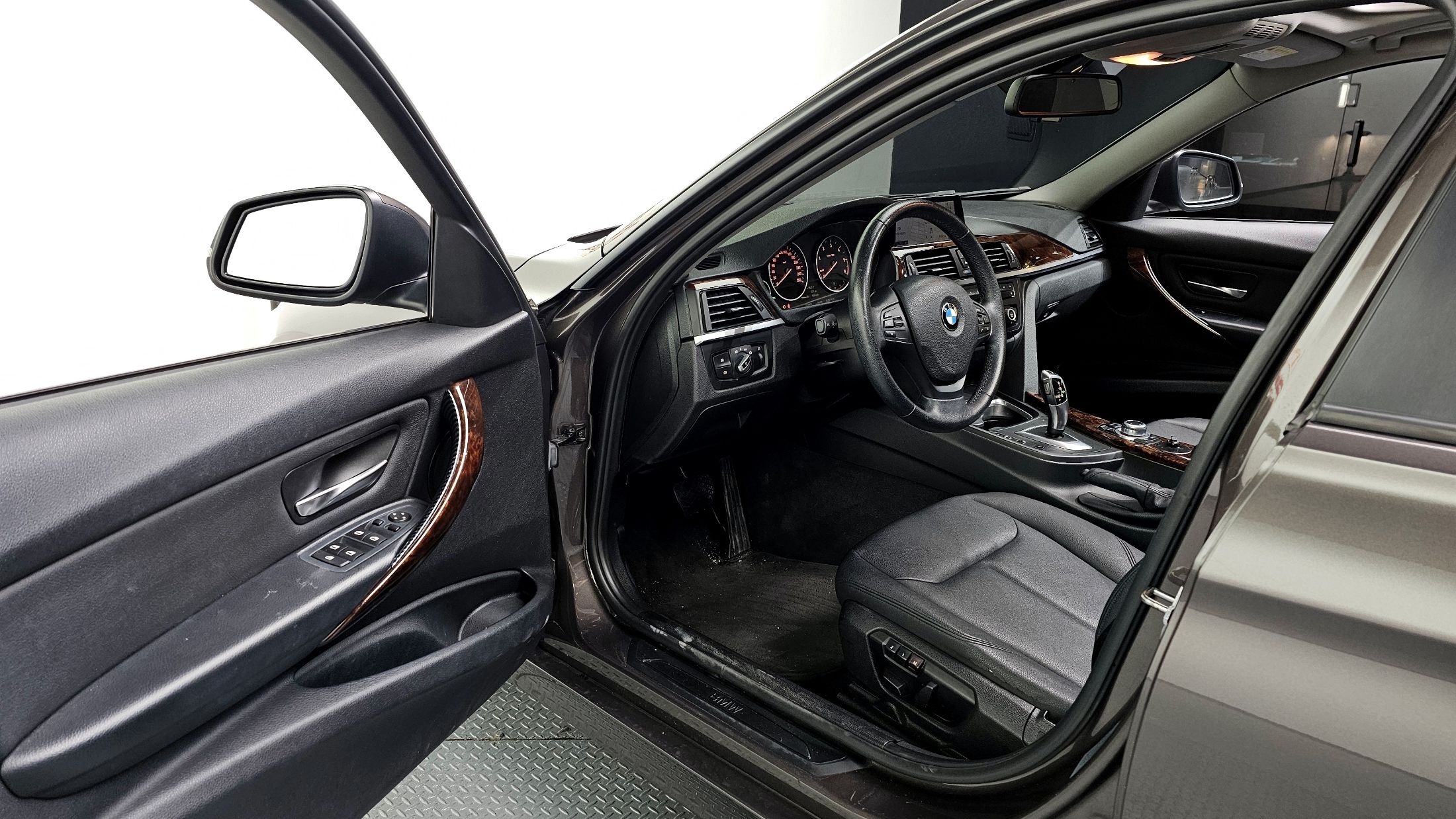 BMW 3-SERIES F30 2012