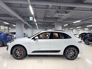 PORSCHE MACAN 2024