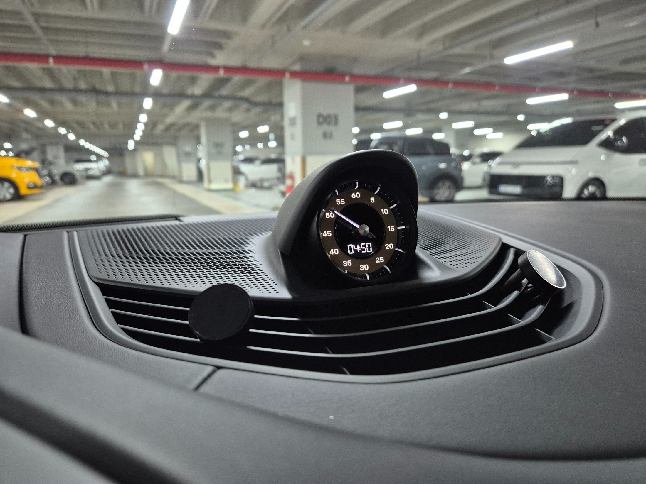 PORSCHE TAYCAN 2025