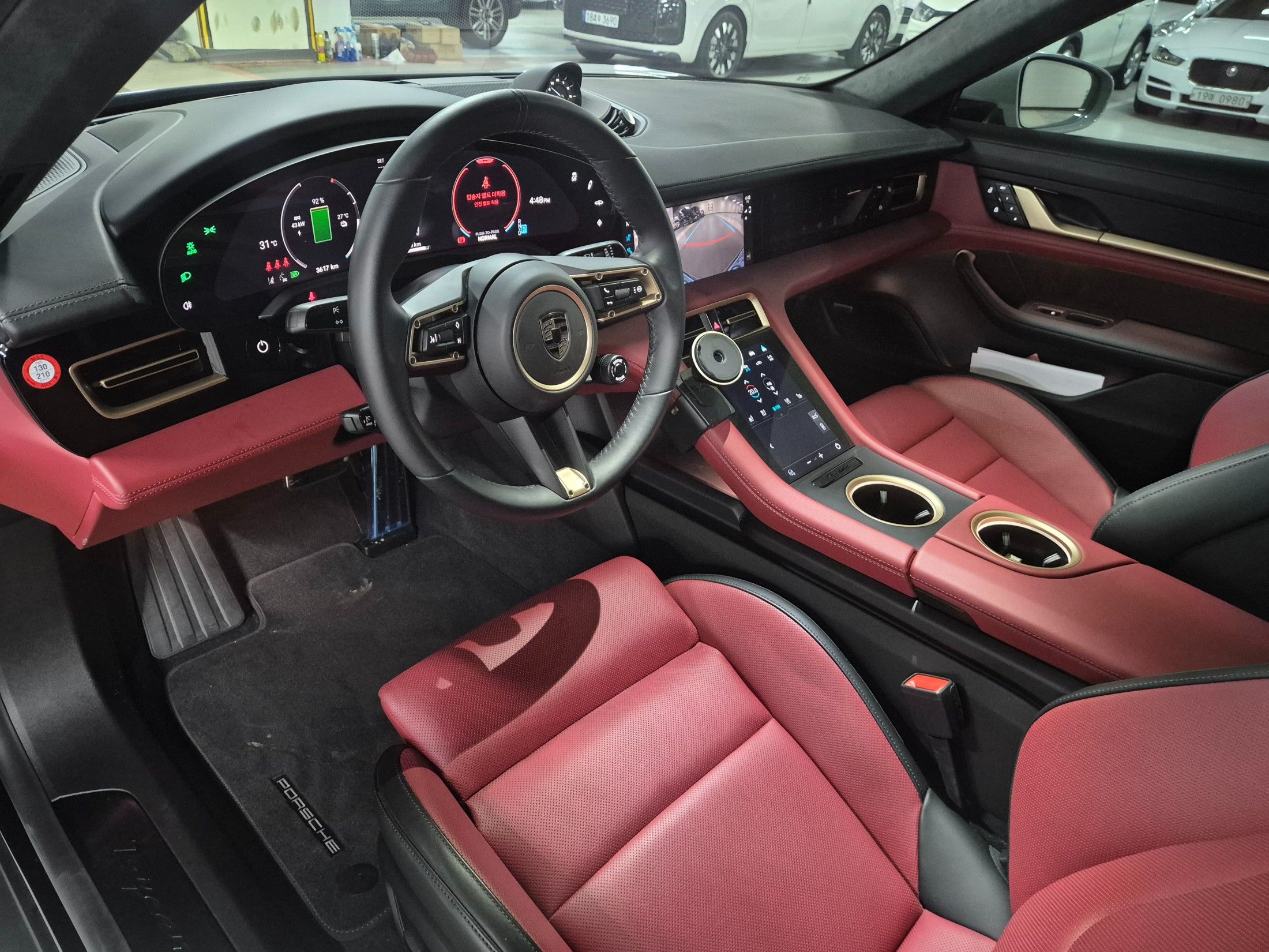 PORSCHE TAYCAN 2025