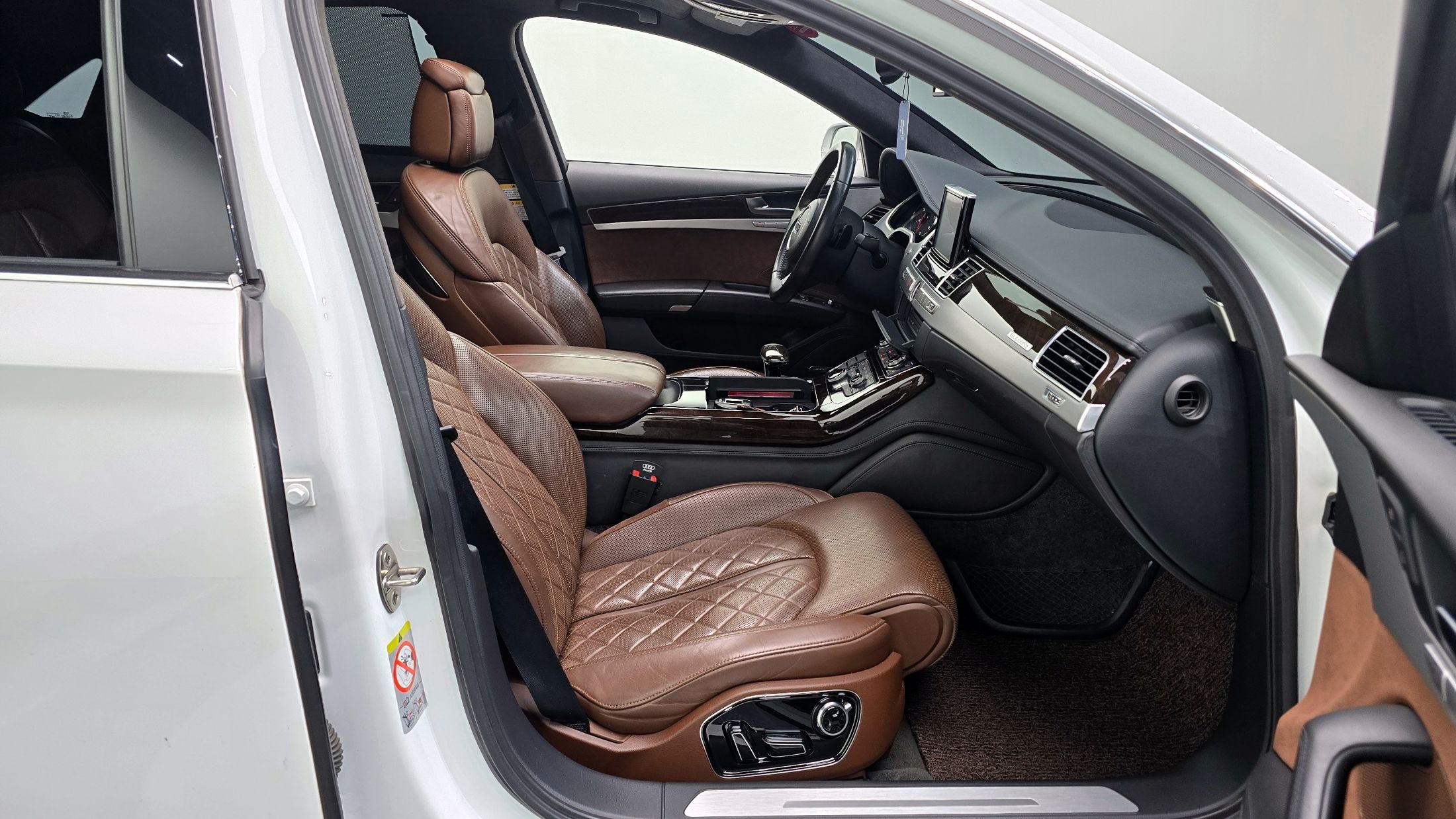 AUDI A8 2011