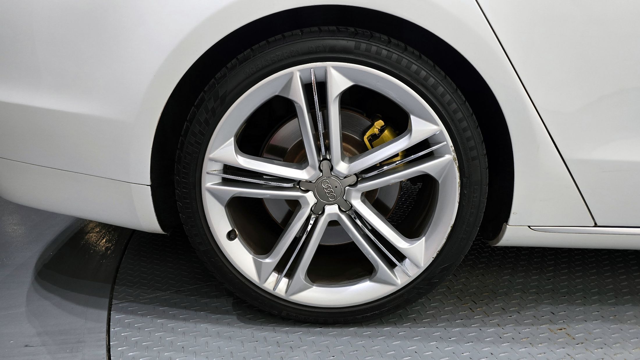 AUDI A8 2011